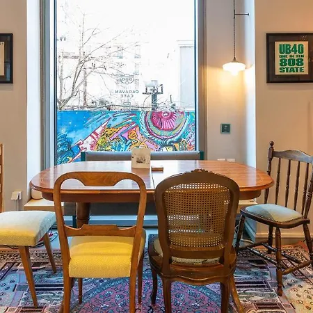 The Caravan 테살로니키