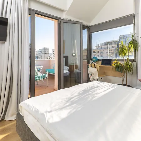 아파트 The Caravan